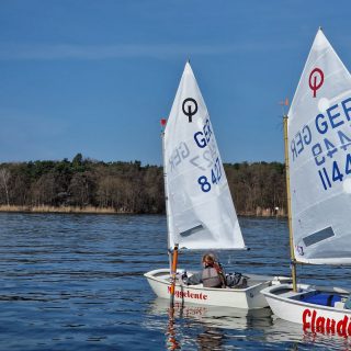 Ansegeln 2025 - mit viel Sonnenenergie in die neue Saison 🌞 derweil sind unsere Opti As auf dem Weg zum Gardasee 🚗