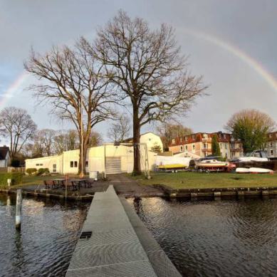 Vereingelände mit Regenbogen